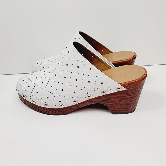 Aerosoles Doris White Perforated Clogs Size 8 Like New! - Picture 3 of 8